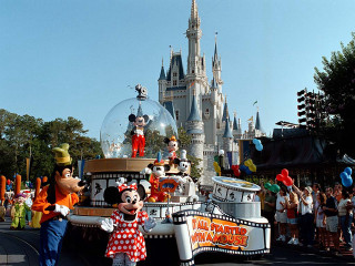 Mickey mouse parade float castle - costume free wallpaper