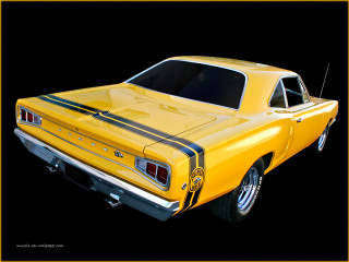 Yellow car black stripe hood 3 - a black stripe free wallpaper