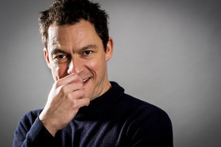 Smiling man hand chin portrait - his chin free wallpaper