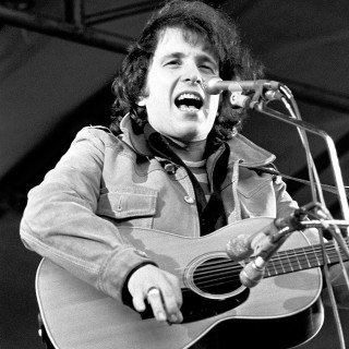 Man singing microphone guitar mouth - a guitar free wallpaper