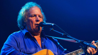 Man guitar microphone stage concert 5 - art informel free wallpaper