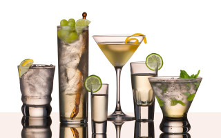 Glasses drinks garnishes tabletop white - 2 d sprite free wallpaper