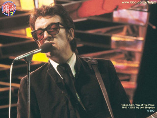 Man guitar microphone performance singing 2 - dicky doyle free wallpaper