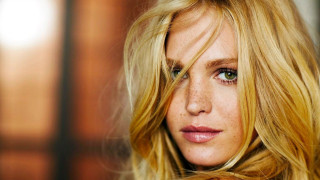 Woman blonde hair green eyes - green eye free wallpaper