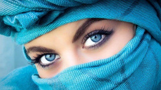 Woman blue eyes blue scarf - perfect eye free wallpaper
