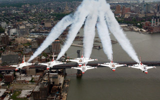 Planes city river smoke flying - a group of planes free wallpaper