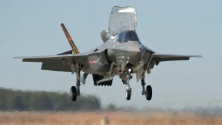 Fighter jet taking off desert - f 8 aperture free wallpaper