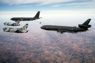 Planes flying large field sky - winning free wallpaper for desktop