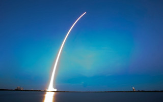 Rocket flying sky long tail - a rocket free wallpaper