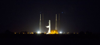 Space shuttle night lights building - free space wallpaper