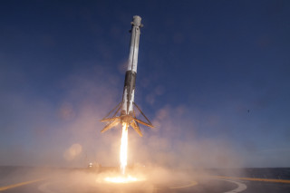 Rocket flying smoke landing gear - gear free wallpaper