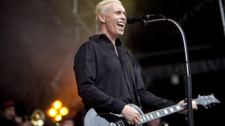 Man guitar microphone stage concert 2 - david dougal williams free wallpaper