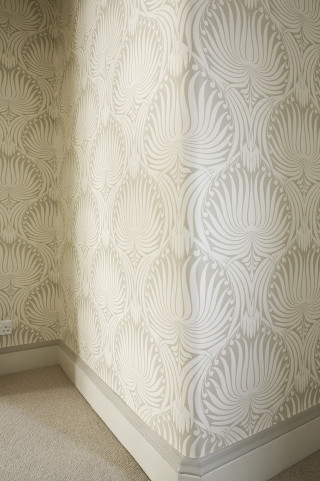 Corner room wallpaper white floor - fine foliage lace free wallpaper