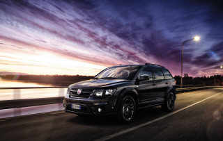 Black suv night road sky - a black suv free wallpaper