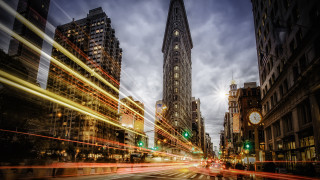 Cityscape night trafficlights tower bridge - ashcan school free wallpaper
