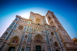 Tall cathedral clock tower sky - tone free wallpaper