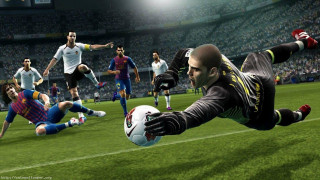 Man diving soccer ball game 2 - foto realistic free wallpaper