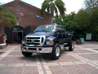 Large truck building flag roof - a large truck free wallpaper