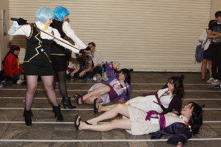 Group cosplay woman sitting lap - baroque free wallpaper