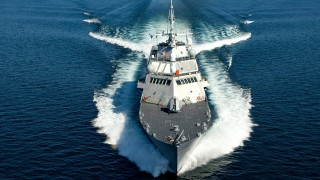 Large boat traveling water waves - a large boat free wallpaper
