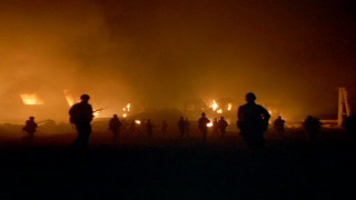 Group fire smoke people standing - godray free wallpaper