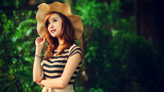 Woman hat posing woods hands - a woman in a hat free wallpaper