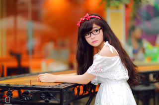 Girl glasses table suitcase red - glass free wallpaper