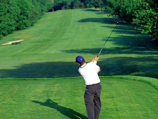 Golf man swing green course - andries stock free wallpaper