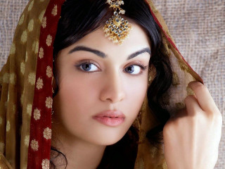 Woman red gold outfit headpiece 2 - outfit free wallpaper
