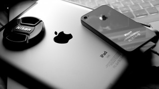 Cellphone laptop table mouse keyboard - free technology wallpaper