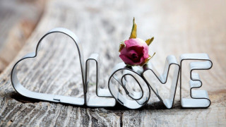Rose love heart shaped word - a rose free wallpaper