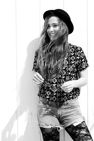Woman hat jeans wind hair - the wind free wallpaper
