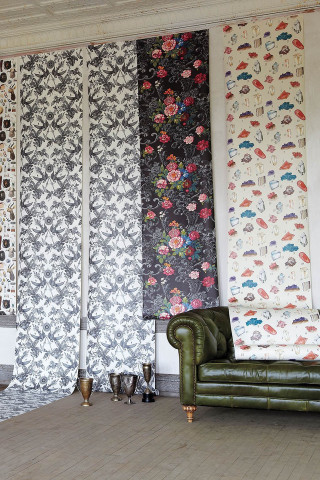 Living room couch wall hangings - gaudy free wallpaper