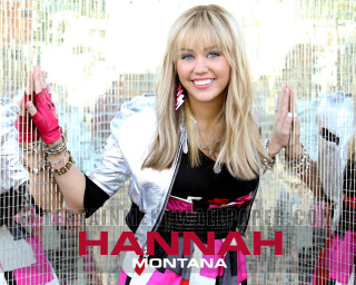 Blonde woman pink gloves cityscape - fanny mcian free wallpaper