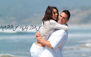 Man woman hugging beach happy - happy free wallpaper