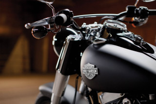 Motorcycle black handlebars black helmet - a black handlebar free wallpaper
