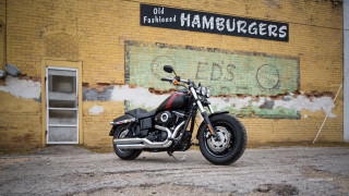 Motorcycle brick building hamburgerers helmet - product photo free wallpaper