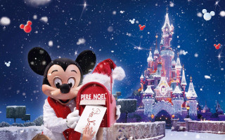 Mickey mouse mailbox christmas castle - a poster free wallpaper for desktop