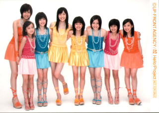 Young women dresses sandals white - bian shoumin free wallpaper