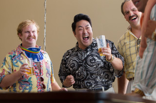 Men beer laughing camera medal - the camera man free wallpaper