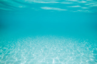 Blue ocean clear water clouds - a blue ocean free wallpaper
