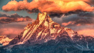 Mountain peak red sky clouds 2 - the foreground free wallpaper