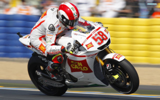 Man motorcycle race track helmet 3 - his head and a helmet free wallpaper