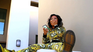 Woman bench cellphone coffee yellow - suit free wallpaper