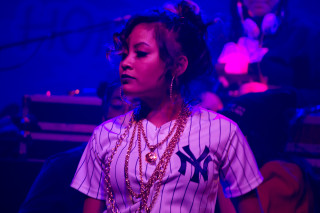 Woman necklace baseball jersey room - a photo free wallpaper