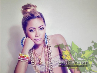 Woman necklaces bun top knot - a bun free wallpaper