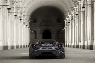 Car parked tunnel buildings columns - a tunnel free wallpaper