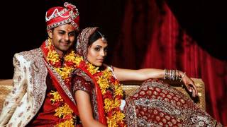 Couple indian attire couch red - a couple free wallpaper