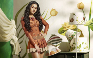 Woman dress room flower wallpaper - a woman in a dress free wallpaper