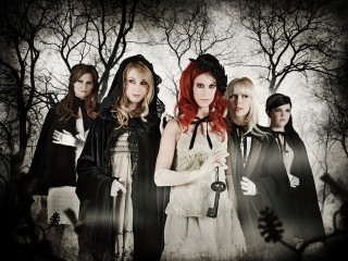 Women costumes forest trees dark - costume free wallpaper